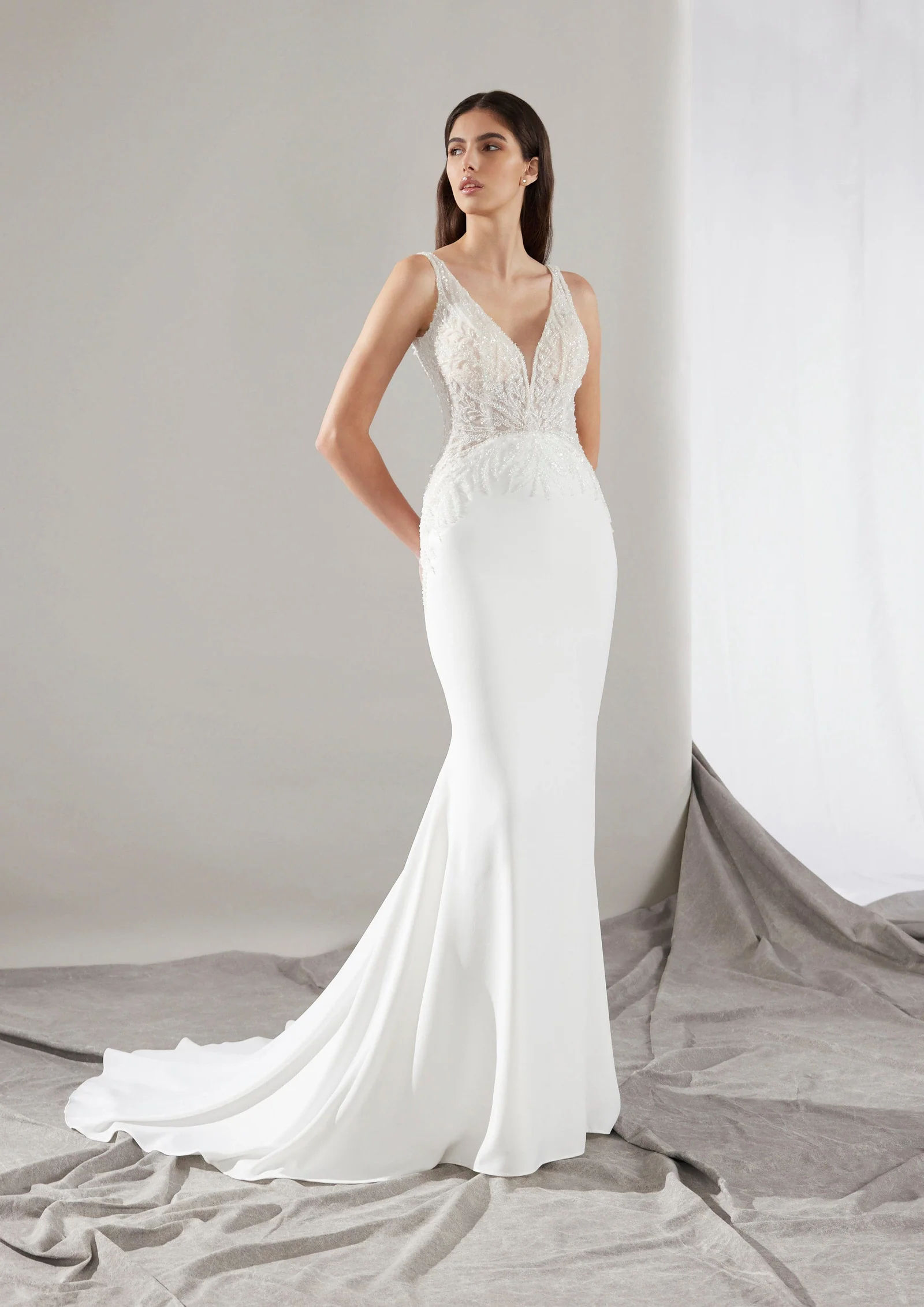7121, Pronovias Clin size 12 all ivory 