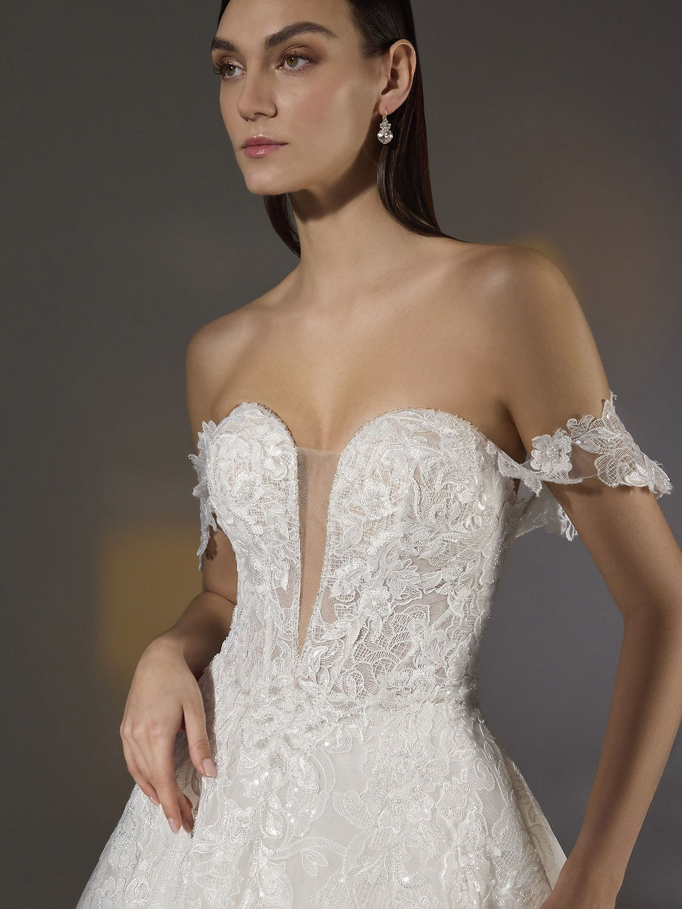 Thumbnail: 7084, Pronovias Anett size 10 warm ivory