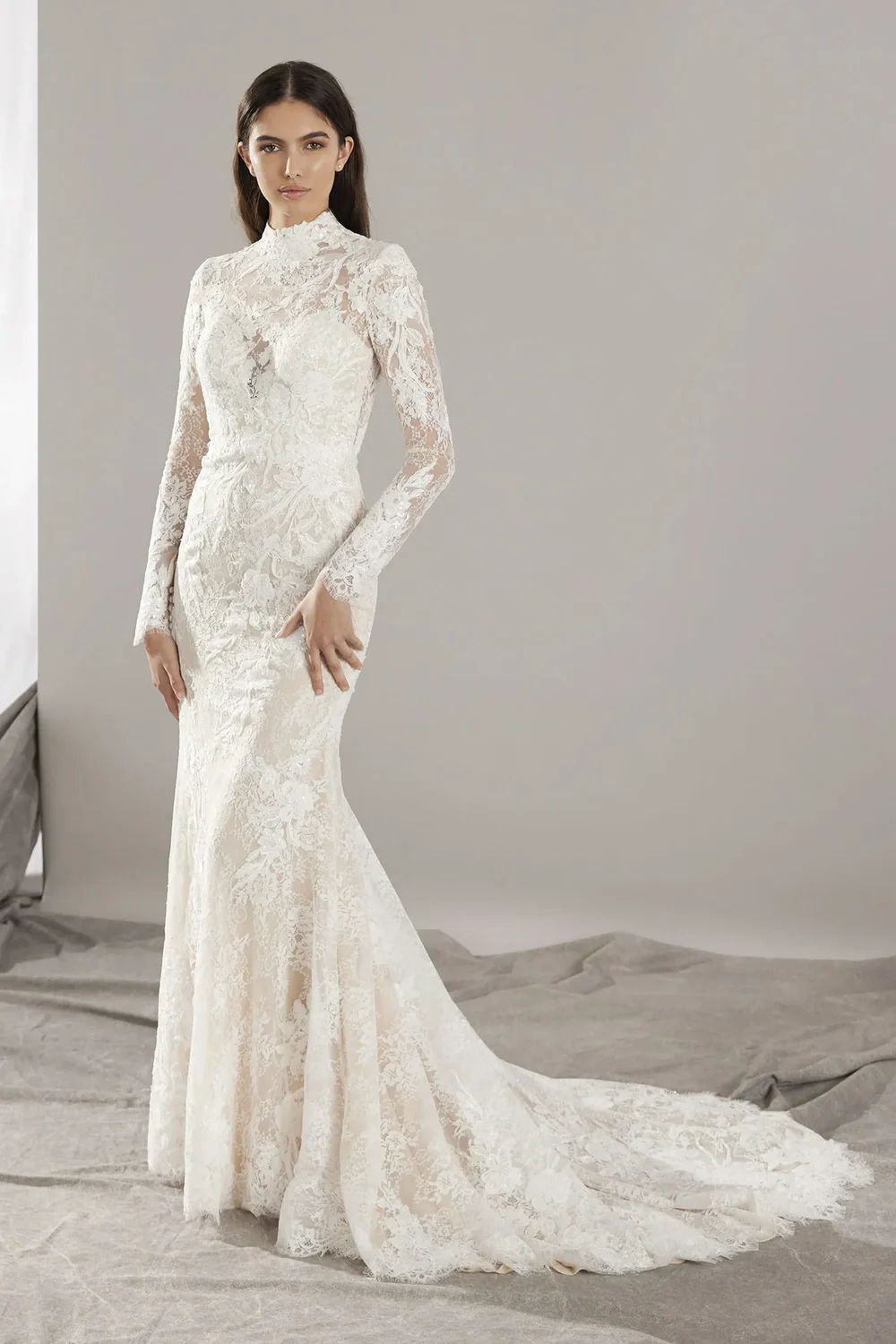 7011, Pronovias Leith size 10 ivory-light beige no cape 