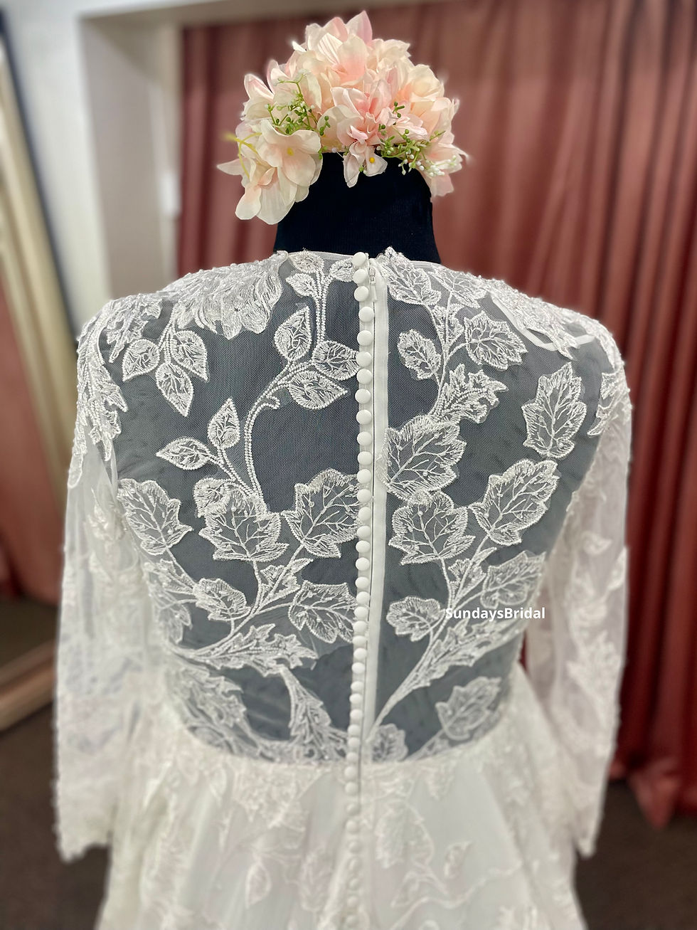 Thumbnail: 4453, Sundaysbridal 22570 size 22 ivory