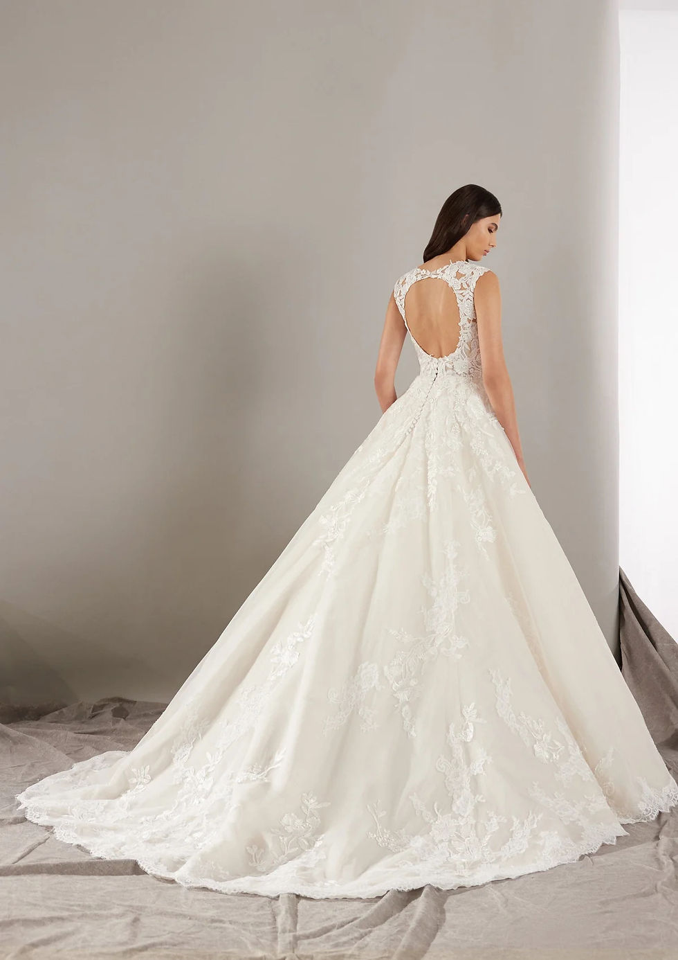 Thumbnail: 7086, Pronovias Ever size 10 warm ivory 