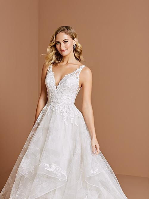 Thumbnail: 6201, House Of Wu 18278 size 6, 14 ivory 