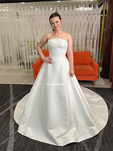 size 8 ivory wedding dress Size 8 Lore 5WLZ60 Ivory Gown
