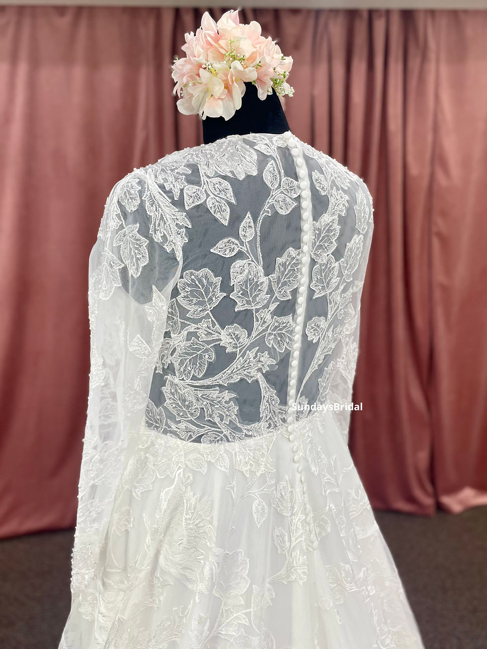 Thumbnail: 4453, Sundaysbridal 22570 size 22 ivory