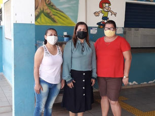 Prefeita Rute Almeida visita escola EMEF em Caiuá.