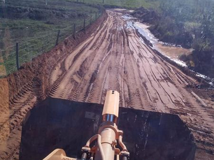 CAIUÁ REALIZA MANUTENÇÃO EM ESTRADAS E BENEFICIA COMUNIDADES RURAIS