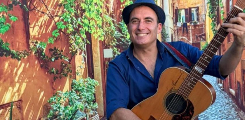 Gianni Carrera- Με τα δύο πόδια στη γη και το κεφάλι γεμάτο όνειρα