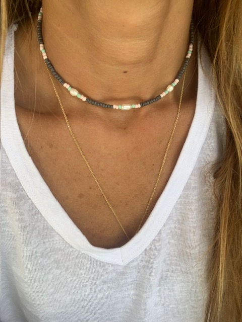 תמונה ממוזערת: שרשרת חרוזים צבעוניים ופנינים