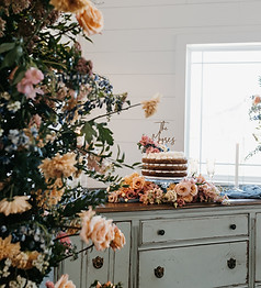Wedding cake with flowers