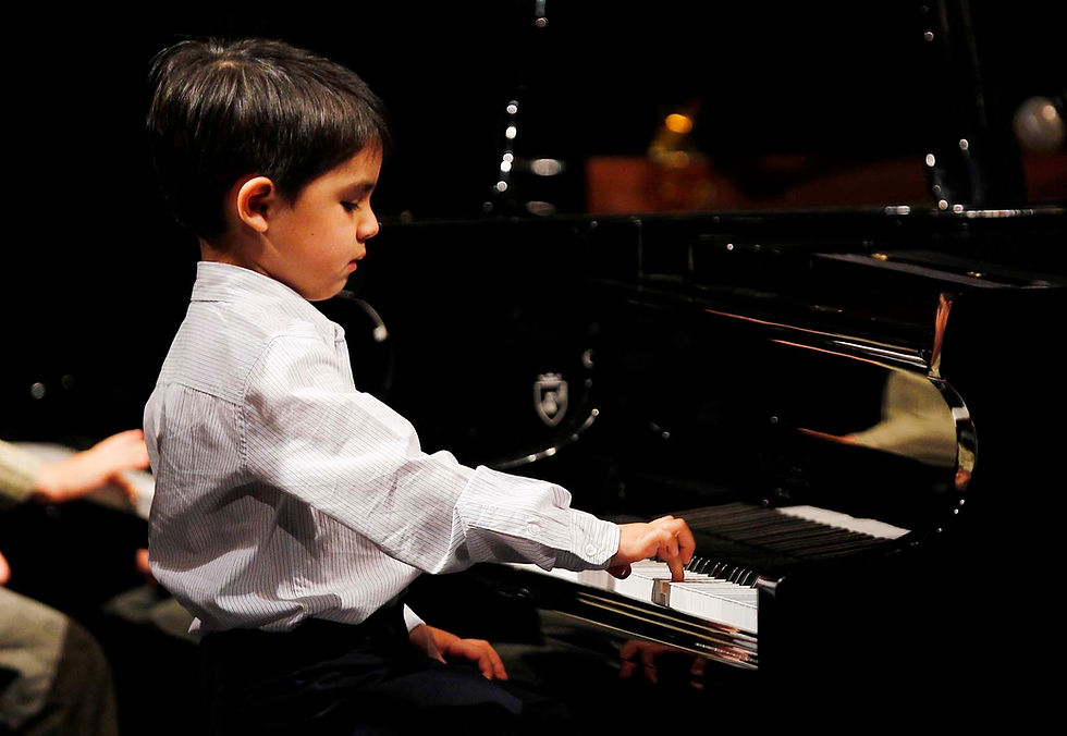 niño_toca_el_piano.jpg