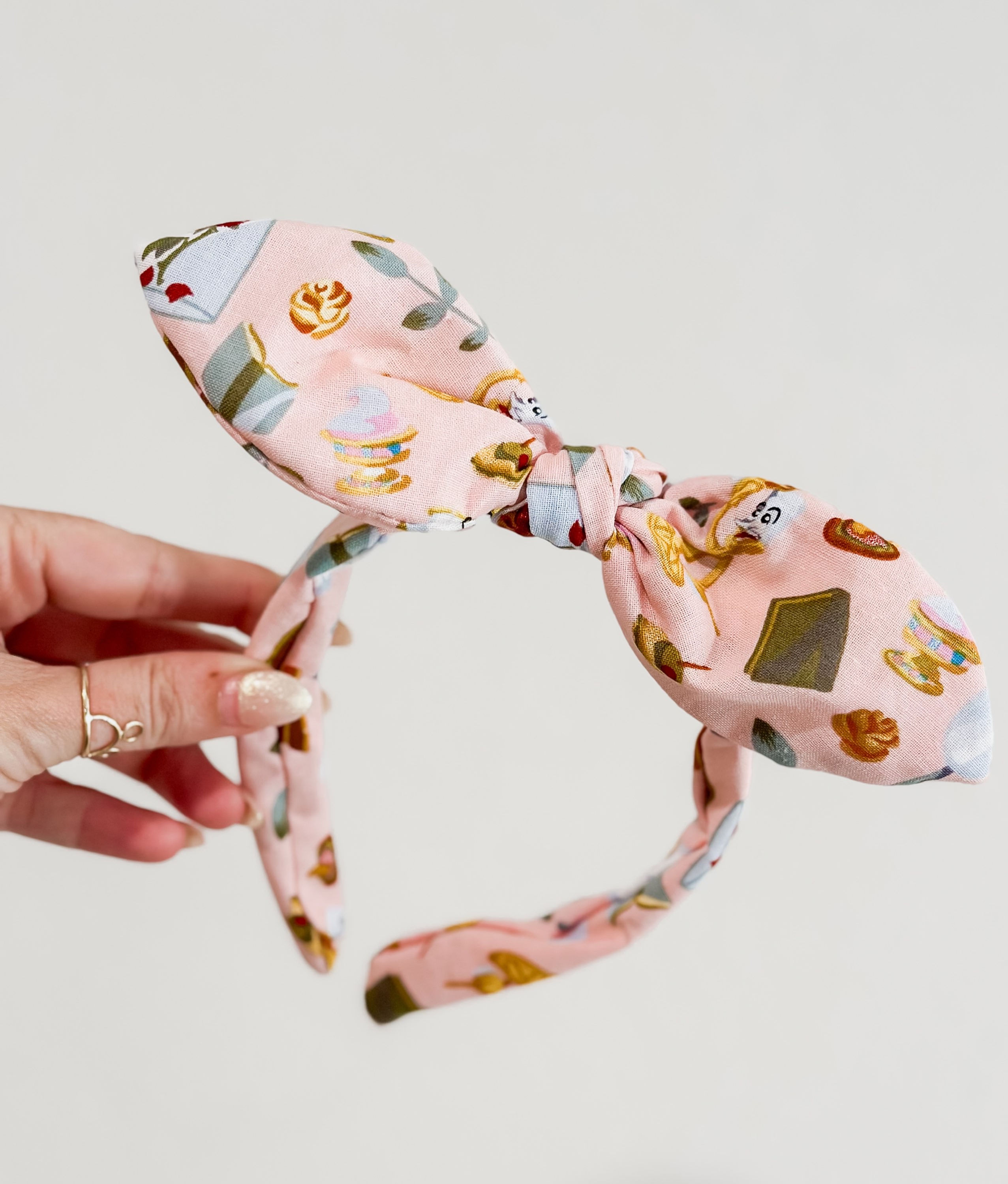 Be Our Guest Knotband