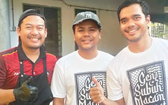 Alif satar, ryzal durian kimchi bersama D Expert BBQ