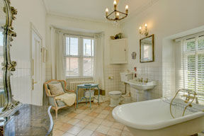 Large luxury bathroom 