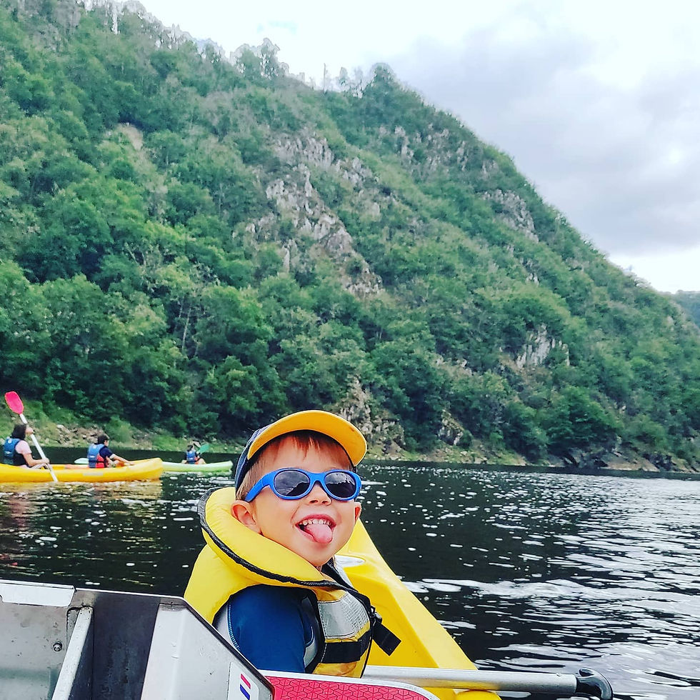 canoe en famille en Corrèze sur la Dordogne