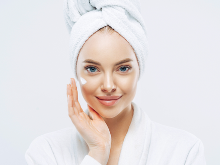 7 Simple Tips to Keep Your Skin Moisturized All Winter Long