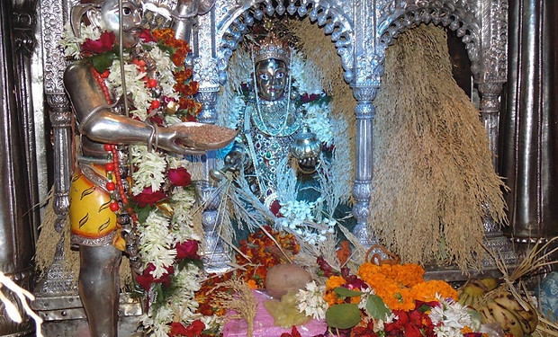 195238957Kashi_Annapoorna_Temple.jpg