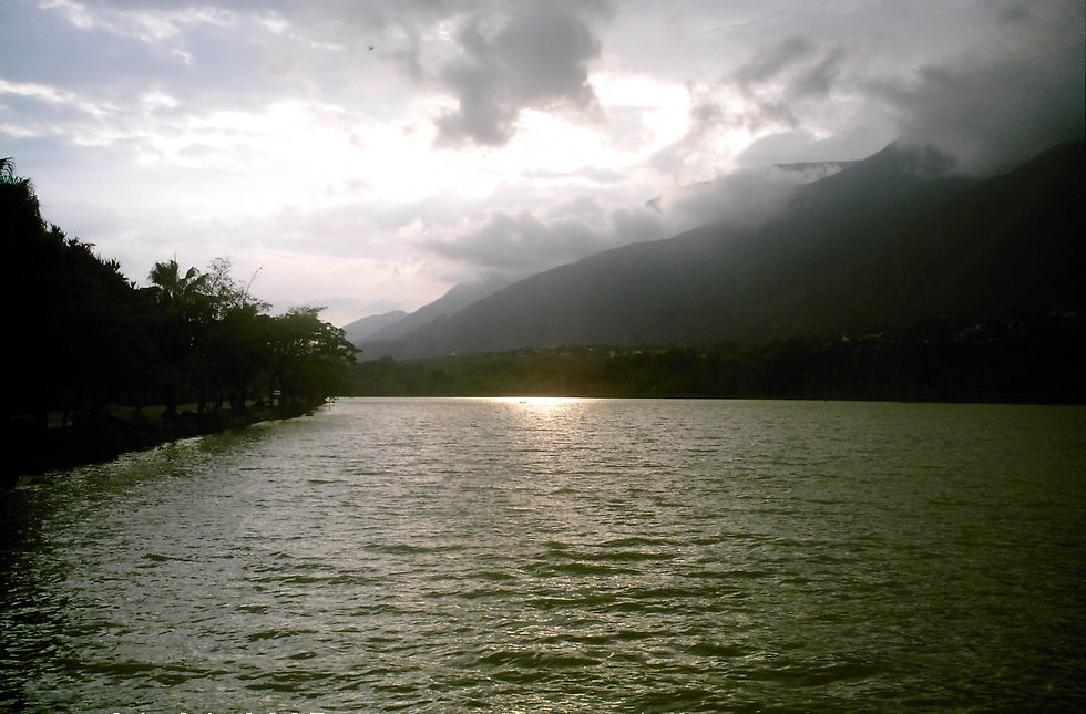 Atardecer sobre la Laguna de Urao