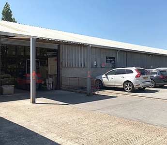 Spacious storage warehouse lingfield