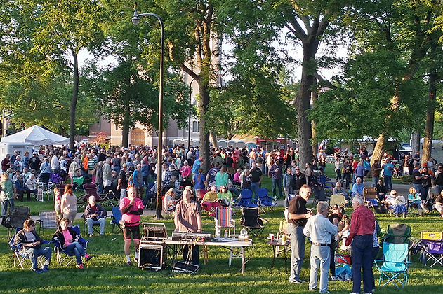 2017 Summer Concerts_Friday'loo_1000x666