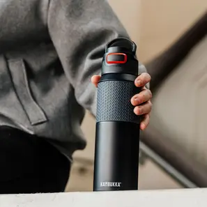 Термопляшка Kambukka Elton Insulated 11-03013, 750 мл, нержавіюча сталь, вакуумна ізоляція, холод до 21 години, герметична кришка 3-в-1, силіконова манжета, під гравіювання, тамподрук та УФ друк, бренд Kambukka