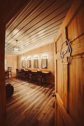 Groom Suite