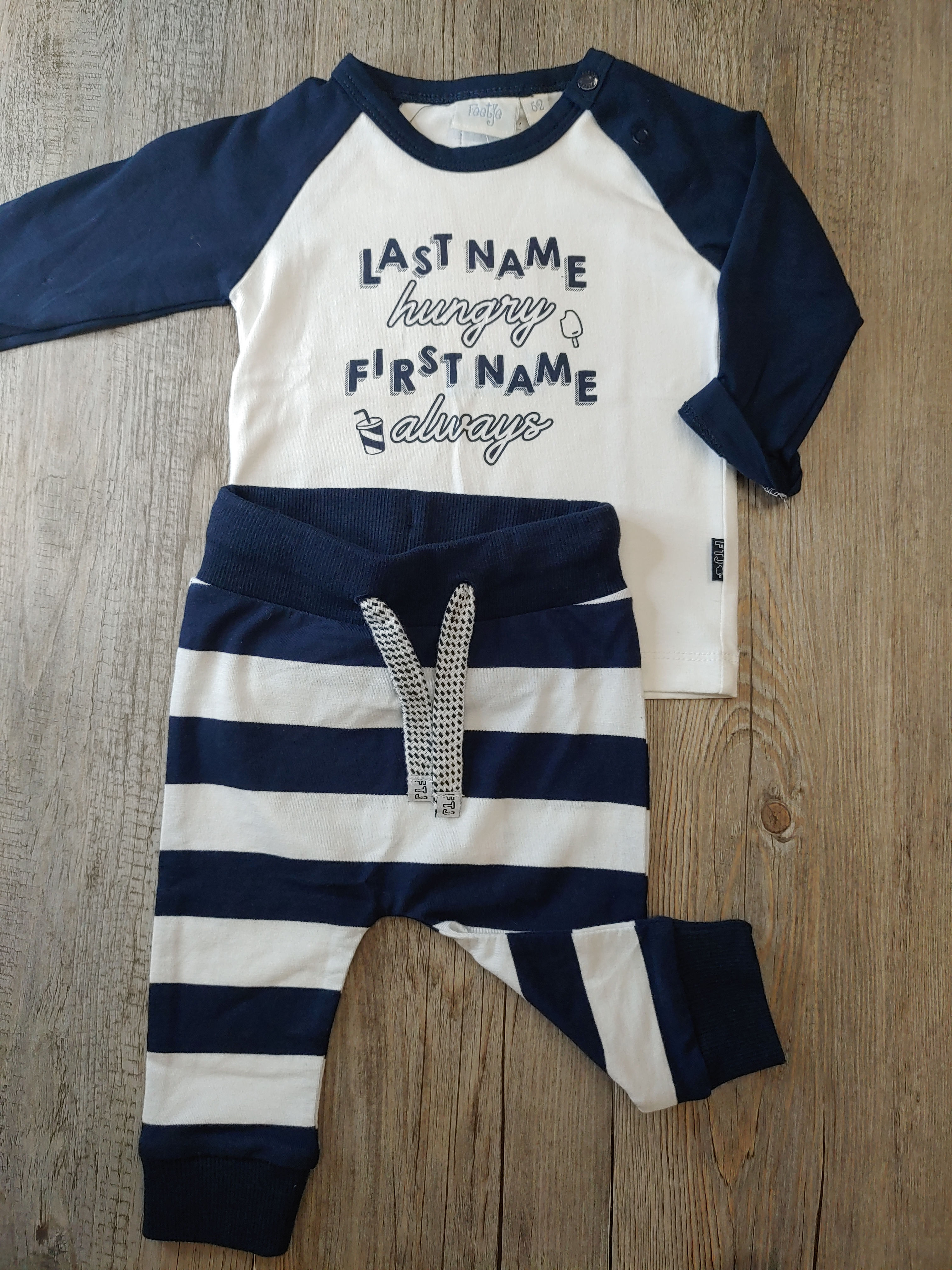 Conjunto Blanco Azul Marino Last Name Hungry First Name Always - 3 meses- FEETJE
