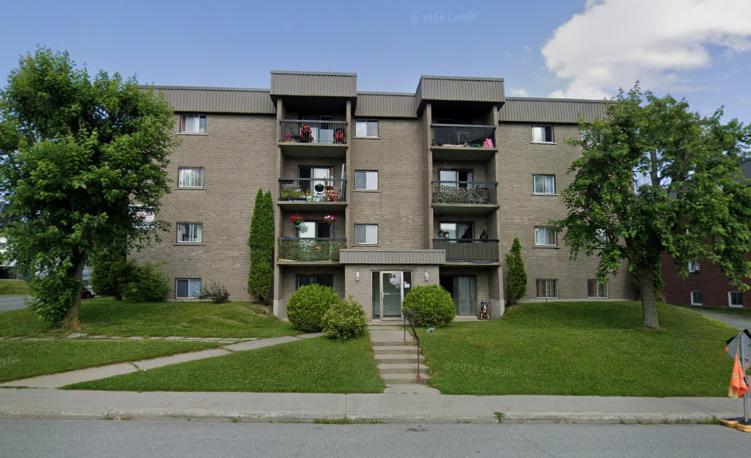 714 13e Avenue N, Sherbrooke — photo 1