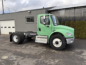 2011 Freightliner Business Class M2 106 Truck