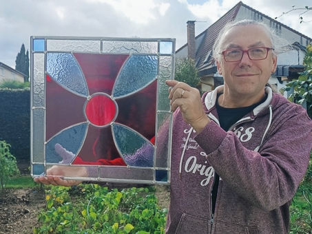 vitrail - La Croix de Malte