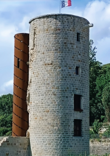 tour du château de Marcoussis