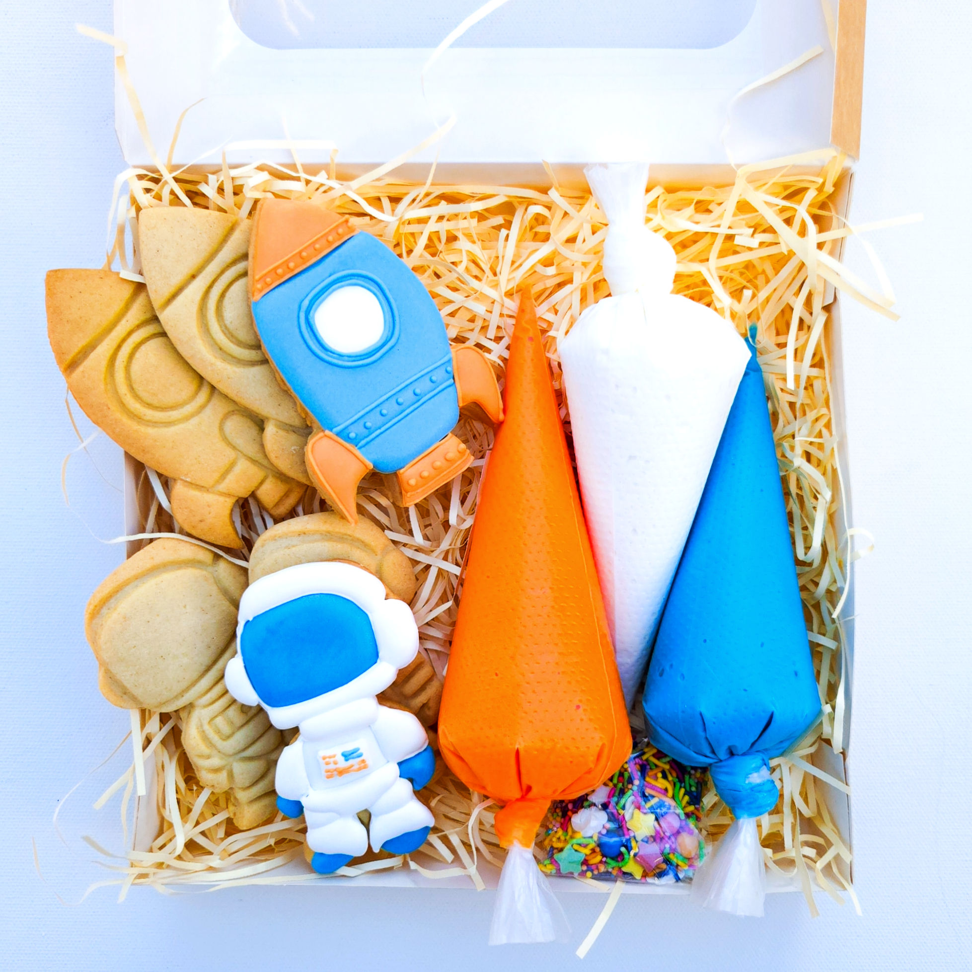 thoughtful childrens birthday gift biscuit decorating set