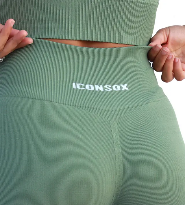 Miniatura: TOP DEPORTIVO CROP CONTROL - MUJER