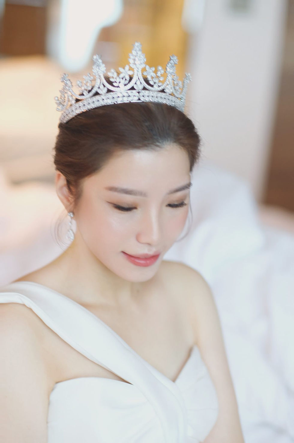 Thumbnail: Elizabeth Snowflake Crown