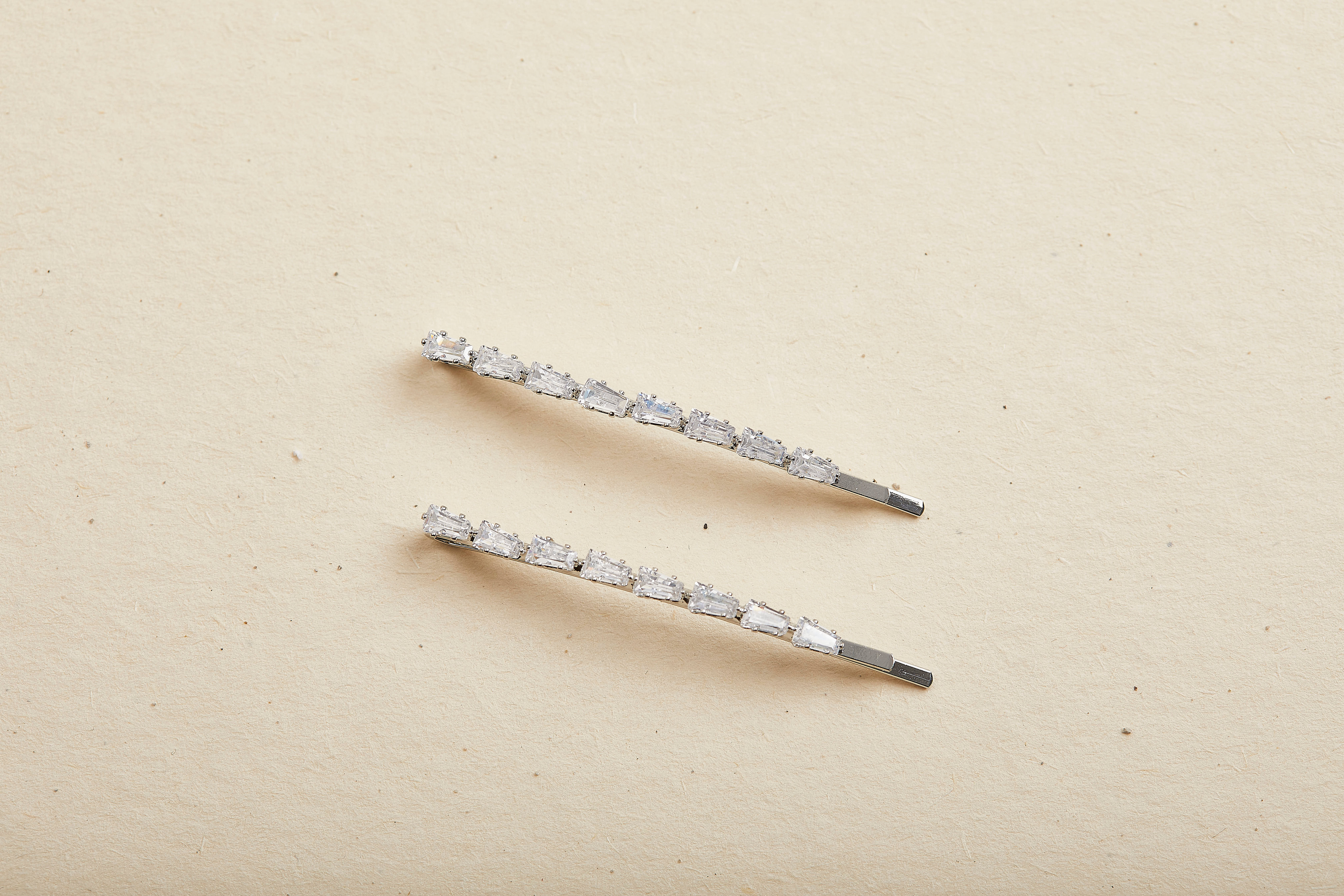 Iris night Pin (Pair)