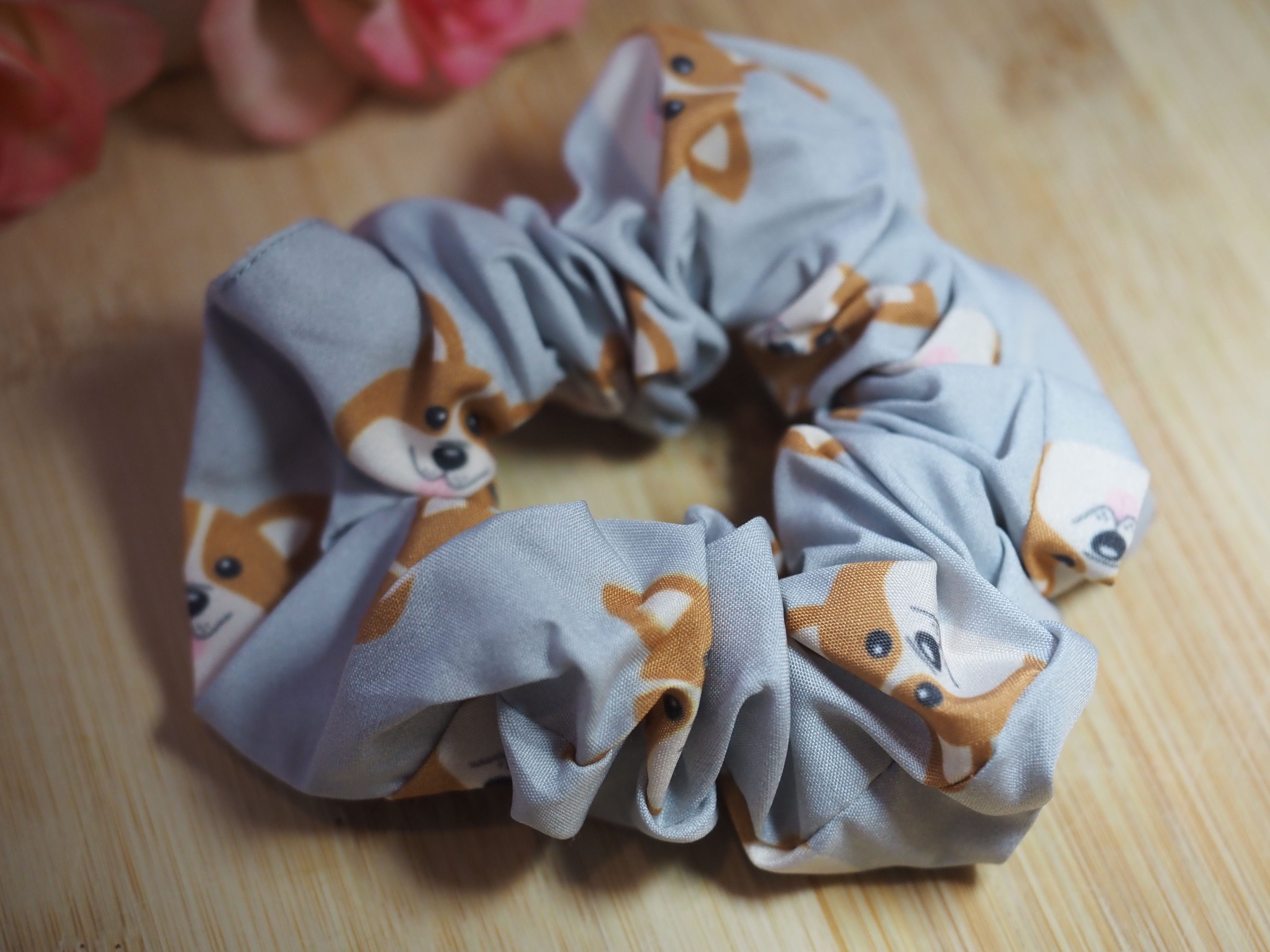 Scrunchie grey shibas
