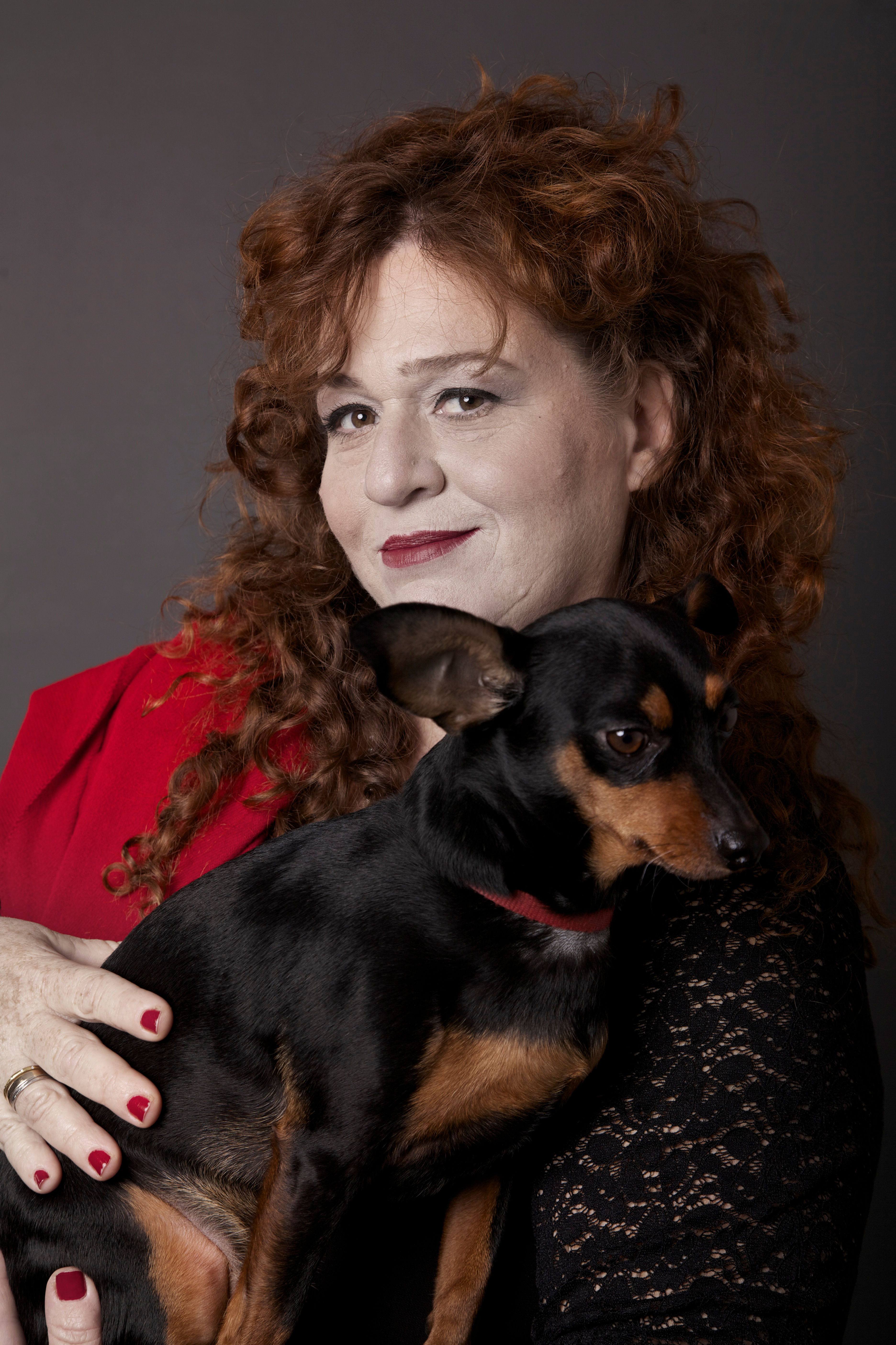 סלון 2 - אסתי ועלמה