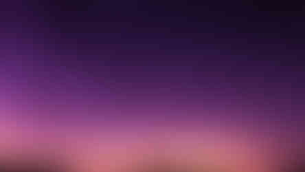 Ein klarer Nachthimmel mit einer Sternschnuppe über einer dunklen Silhouette von Bergen – ein magischer Moment voller Hoffnung und Sehnsucht