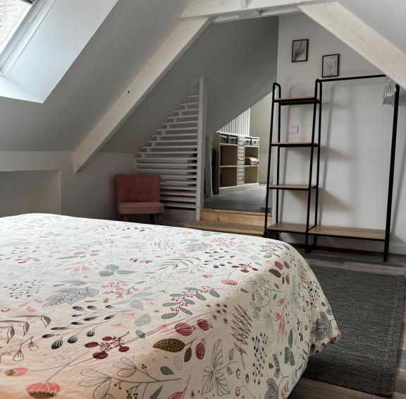 CHAMBRE  - LA MAISON EN PIERRE - DOMAINE DE LA VILLE CHEREL PONTORSON