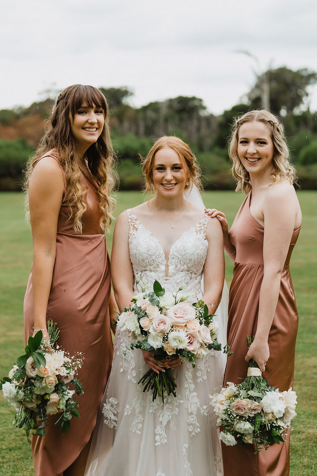 Invercargill wedding at the Abbey with bridal photos at Anderson's Park