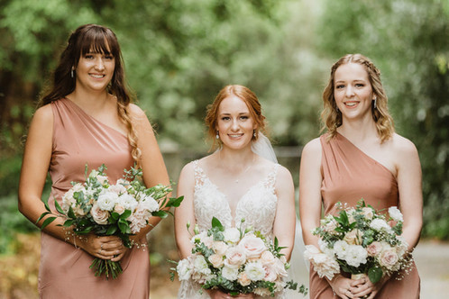 Invercargill wedding at the Abbey with bridal photos at Anderson's Park
