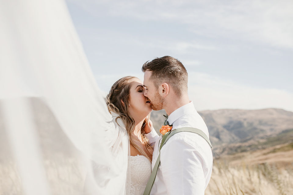 Wedding at Lowburn Outlet in Cromwell