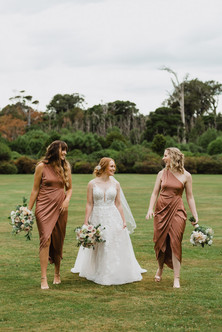 Invercargill wedding at the Abbey with bridal photos at Anderson's Park