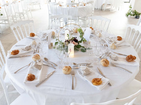 Cerceau fleuri, fleuriste mariage au domaine de saint marc