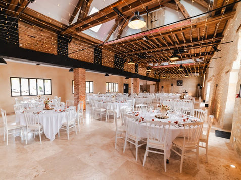 Le domaine des colombiers, salle de mariage dans l'Yonne, fleuriste pour mariage à Auxerre dans l'Yonne