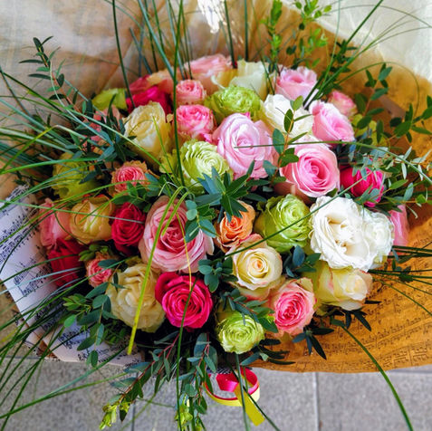 Bouquet de roses en camaïeu de rose