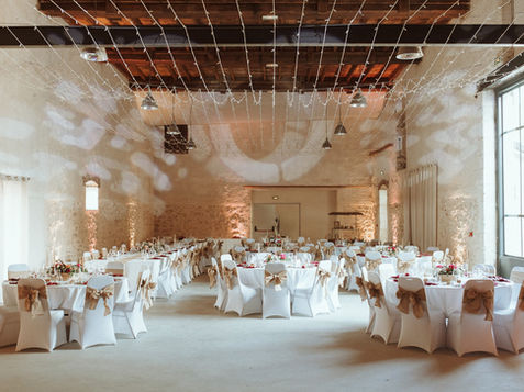 La salle de réception de la Ferme du bois la dame à Festigny, salle pour mariage dans l'Yonne