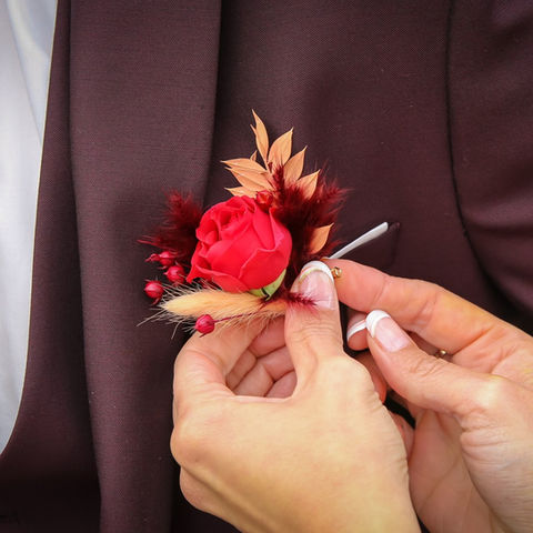 boutonnière pour mariage en fleurs séchées et stabilisées, fleuriste mariage à Auxerre dans l'Yonne