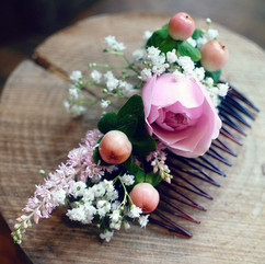 Peigne fleuri