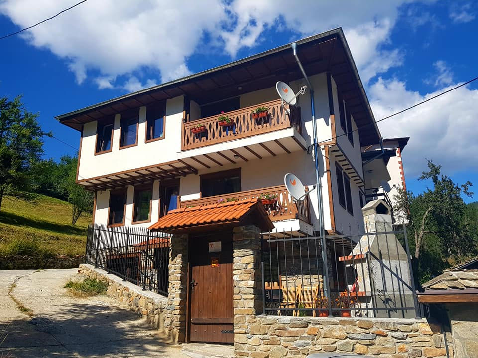 Екстериор Начовата къща