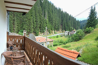 20250721_170331(1)_edited.jpg